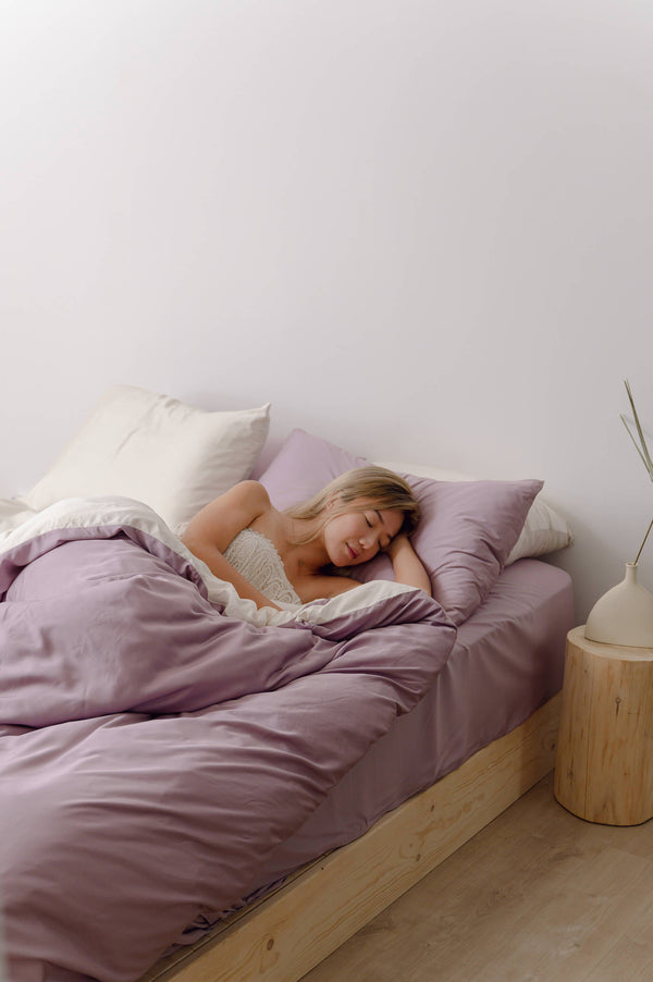 Does Melatonin Really Help Us Fall Asleep?